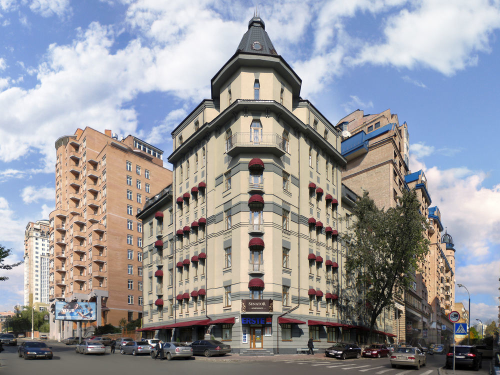 Senator Victory Square Aparthotel Kyiv Exterior photo